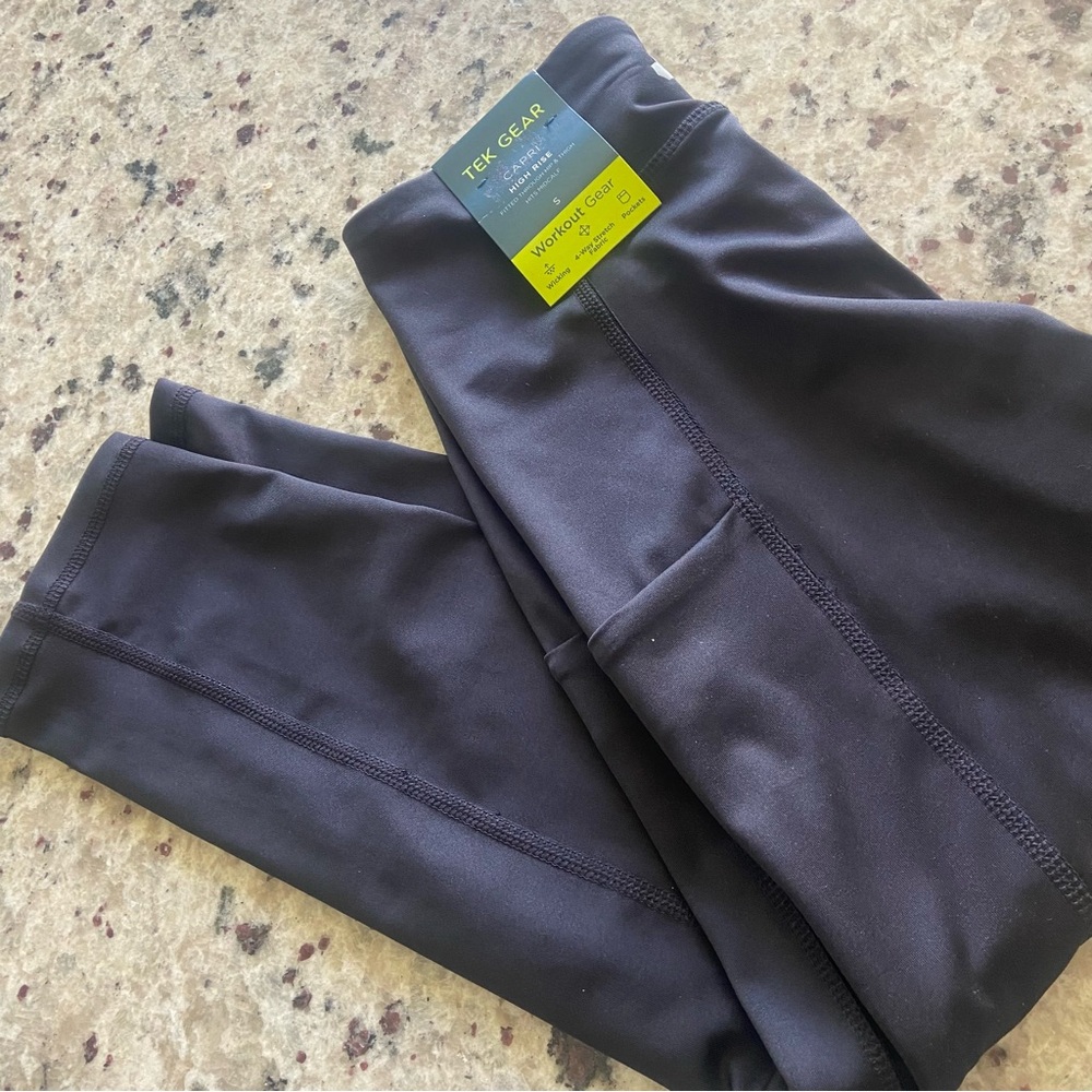 Donating soon* Capri leggings